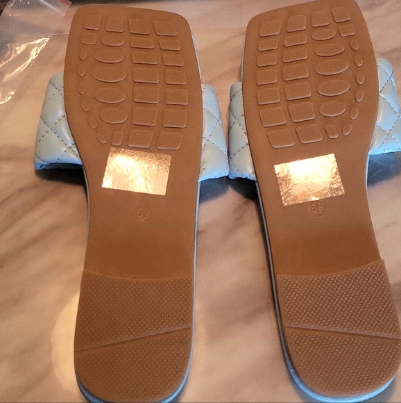 Purse with Shoes - Picture 2 of 2